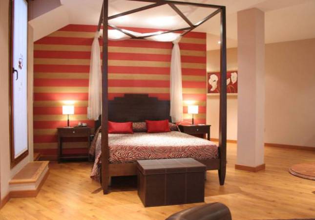 Románticas habitaciones en Hotel Campos de Baeza. Disfruta  nuestra oferta en Jaen